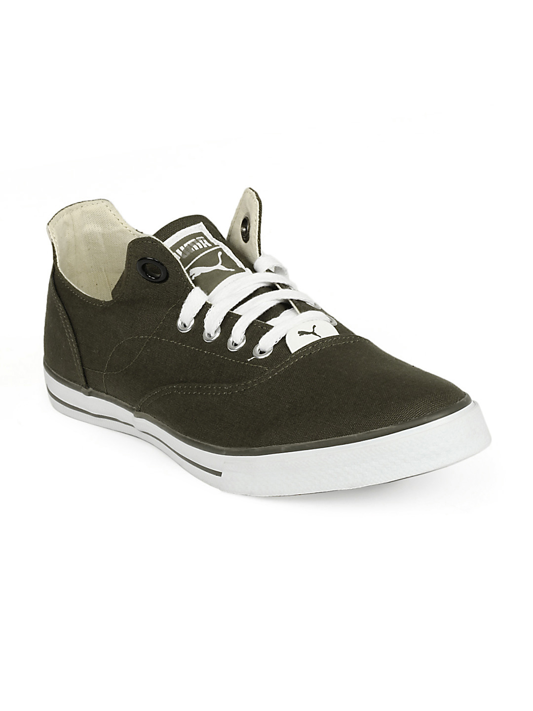 casual shoes on myntra